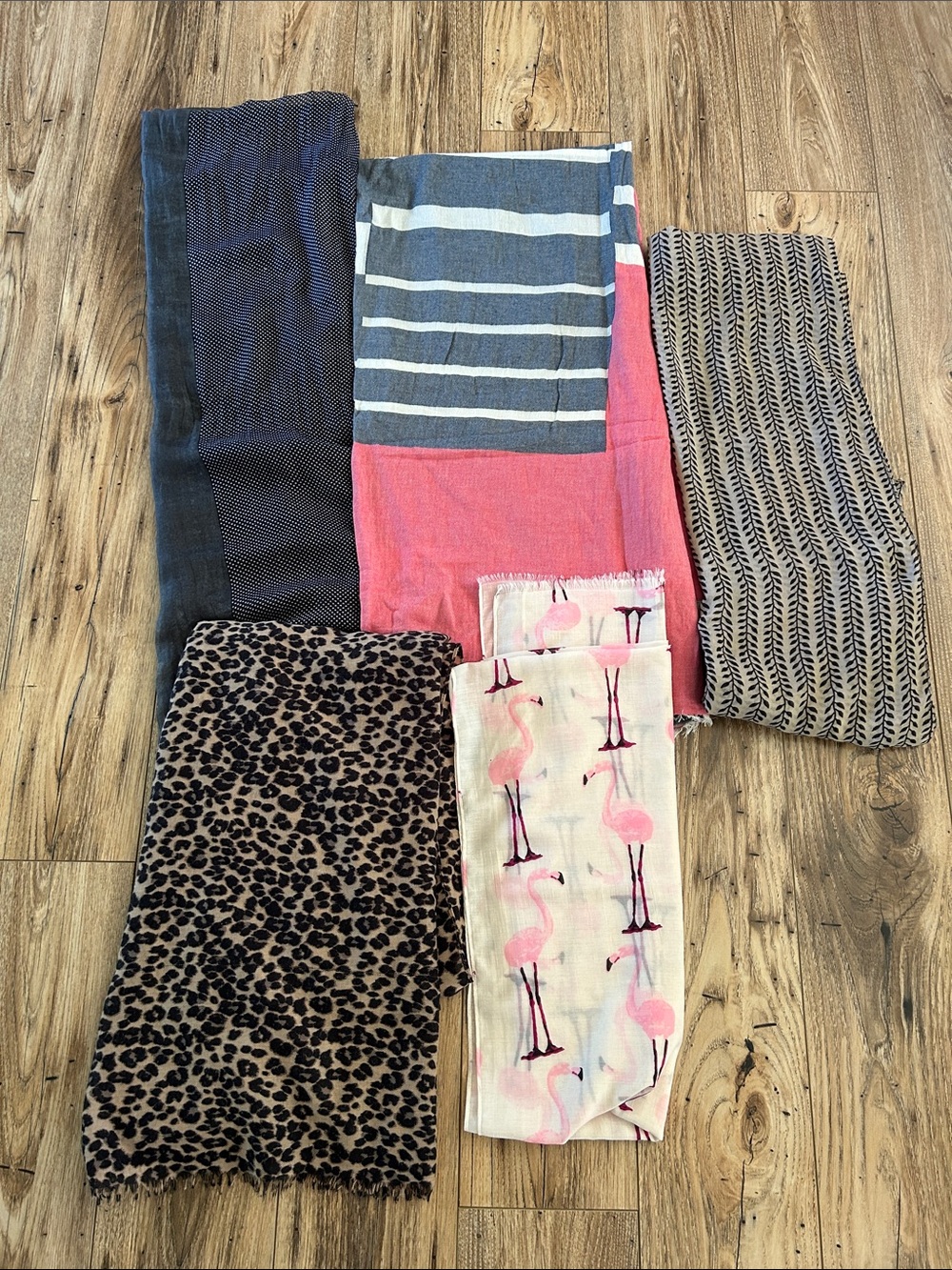 Set of 5 lightweight scarves